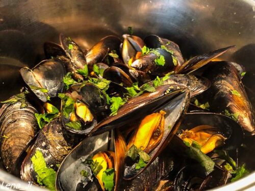 Искусственно выращенные мидии